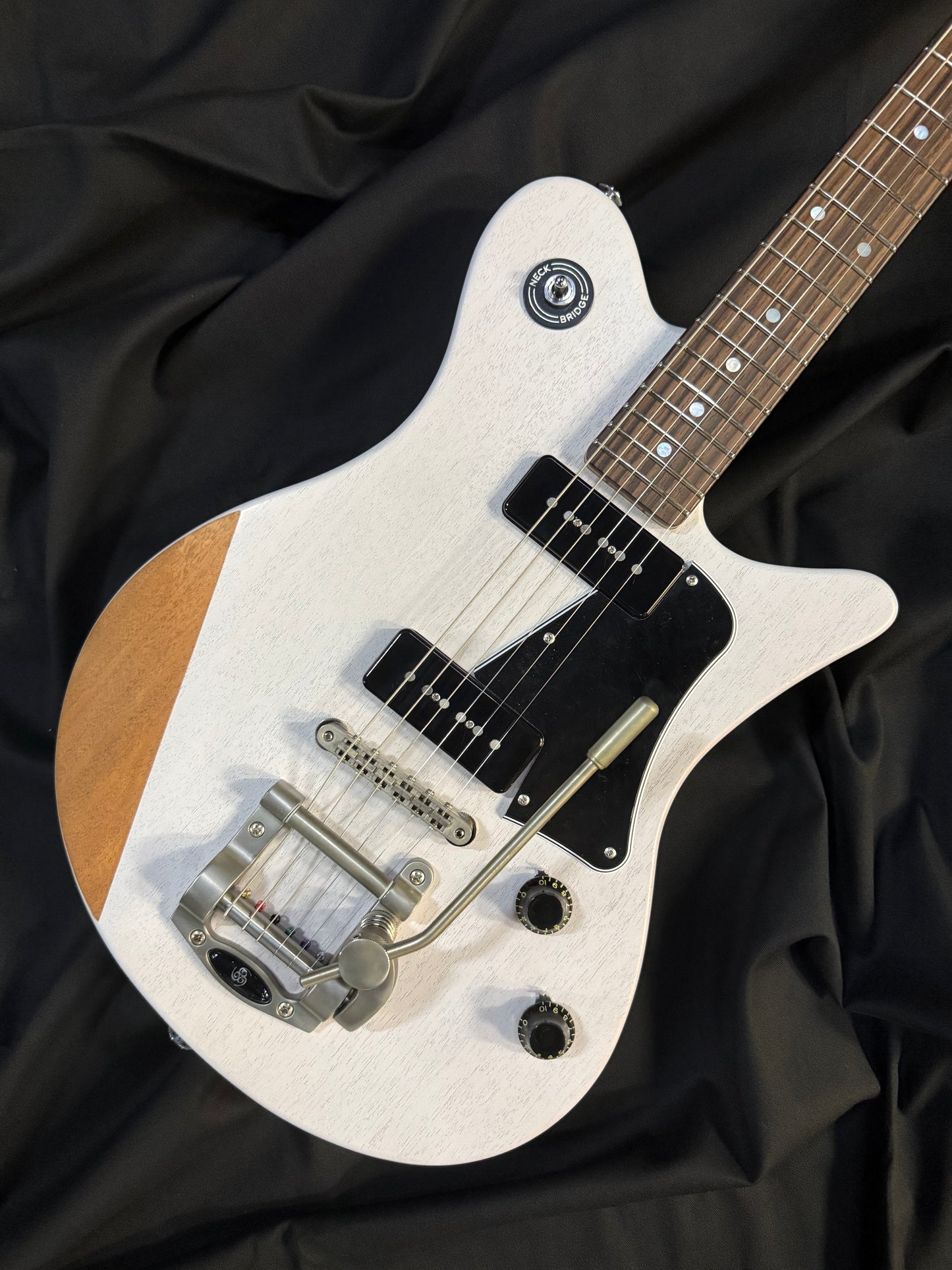 OOPEGG Limited Edition Trailbreaker Special w. G5 Vibrato + JM Singlecoil / White Blonde