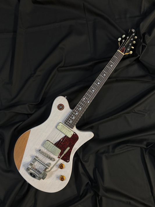 OOPEGG Limited Edition Trailbreaker Special w. G5 Vibrato + Soapbar Humbucker / White Blonde