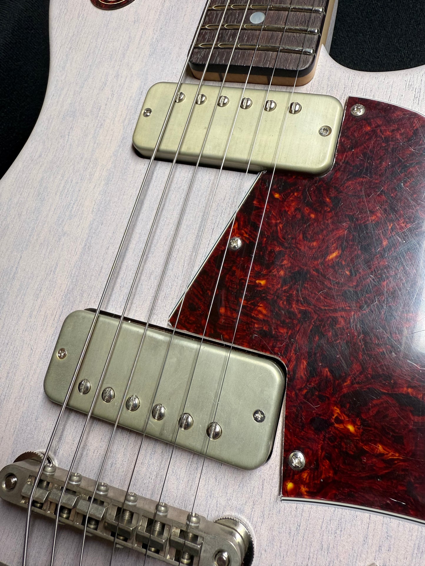 OOPEGG Limited Edition Trailbreaker Special w. G5 Vibrato + Soapbar Humbucker / White Blonde